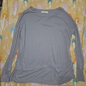 We The Free Gray Long Sleeve Top